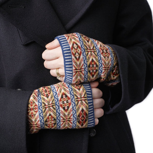 Design 1 - Heritage Wristwarmers in landmark 5-colour design - BAKKA