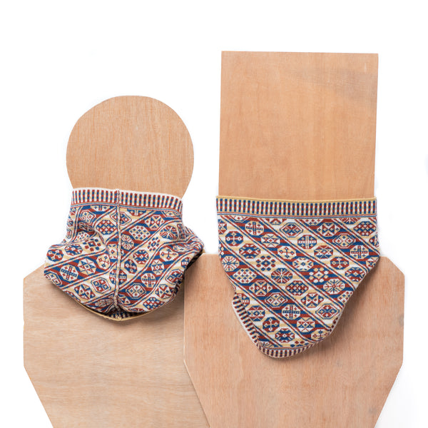 Design 8 - Heritage Cowl with diagonal pattern - BAKKA