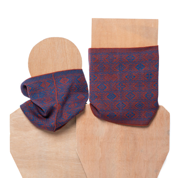 Design 1 - 2-Colour Cowl with motifs varying throughout - BAKKA
