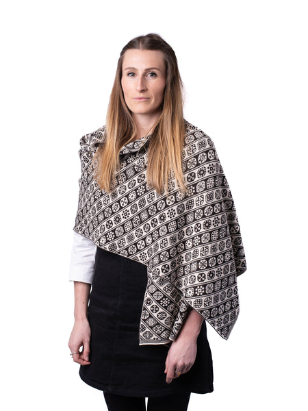 Design 8 - 2-colour Wide Scarf Stole in diagonal pattern - BAKKA