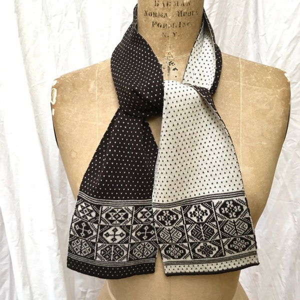 Design 4 - 2-colour Mini Scarf with polka dot centre - BAKKA