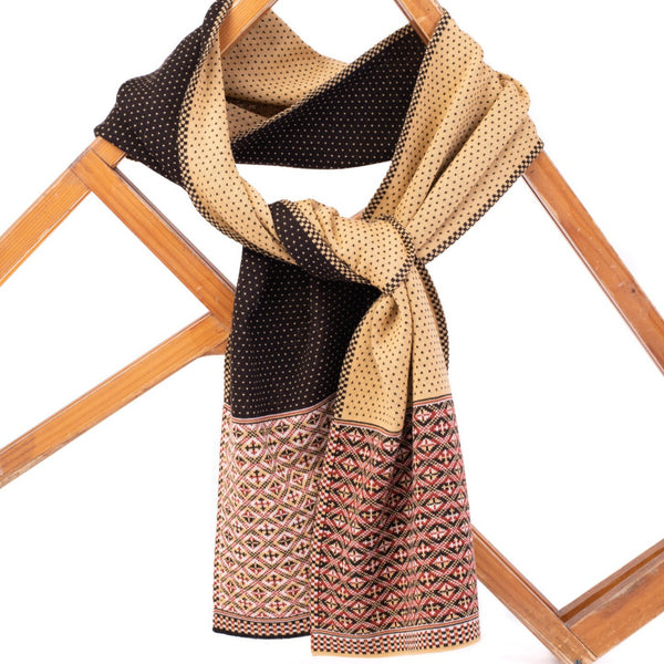 Design 4 - Heritage Scarf with Shetland black and flax centre - BAKKA